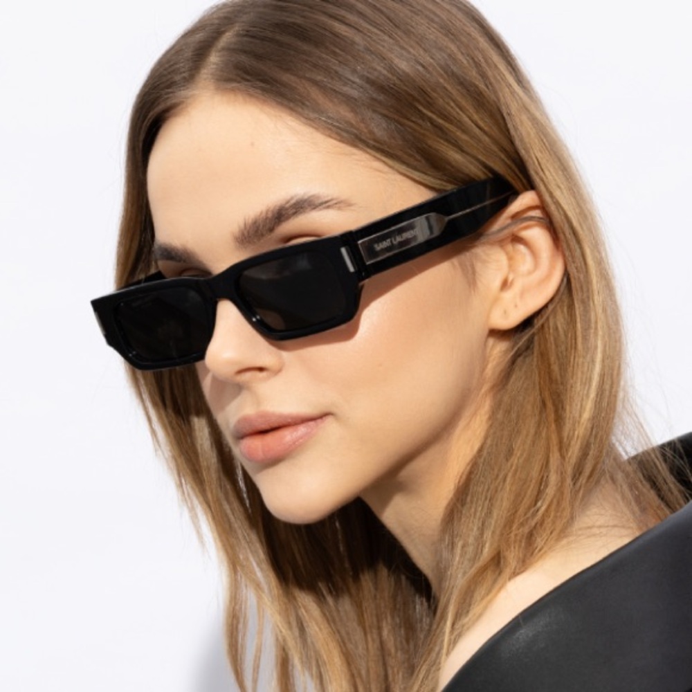 Excluded Saint Laurent Sunglasses, New 385 - Picture 6 of 9